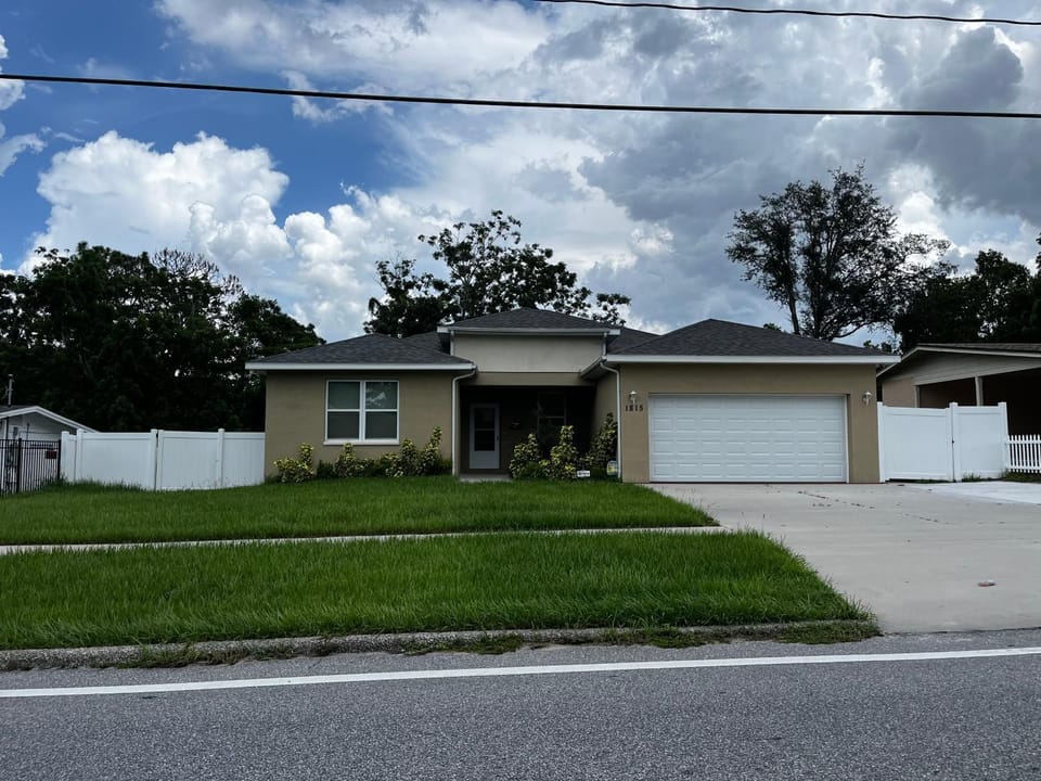Home Circle 3 Orlando home 4 bedroom built in 2021 House in Pine Hills