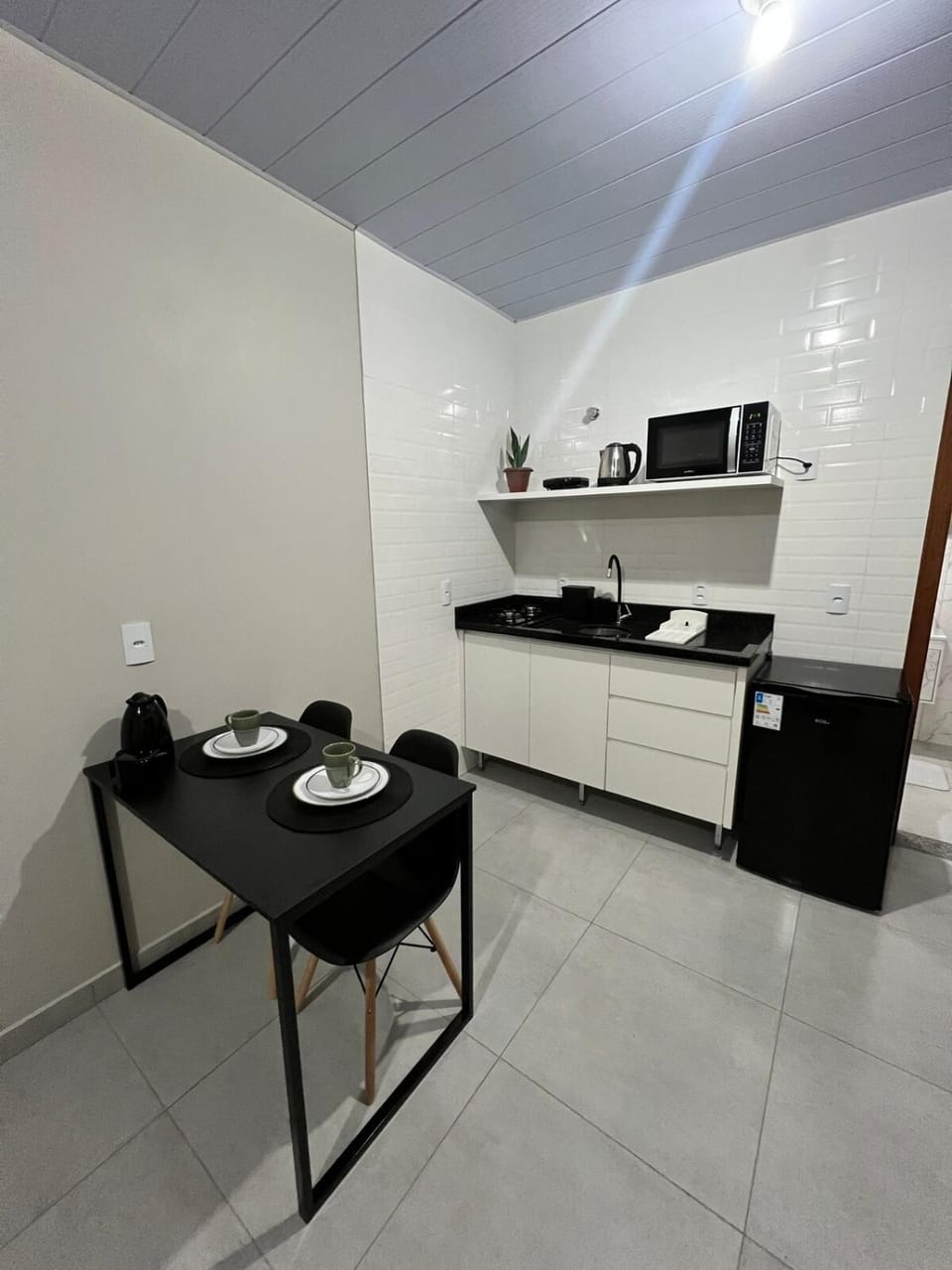 Kitchen or kitchenette, Dining area, minibar, pet friendly, stove, toaster
