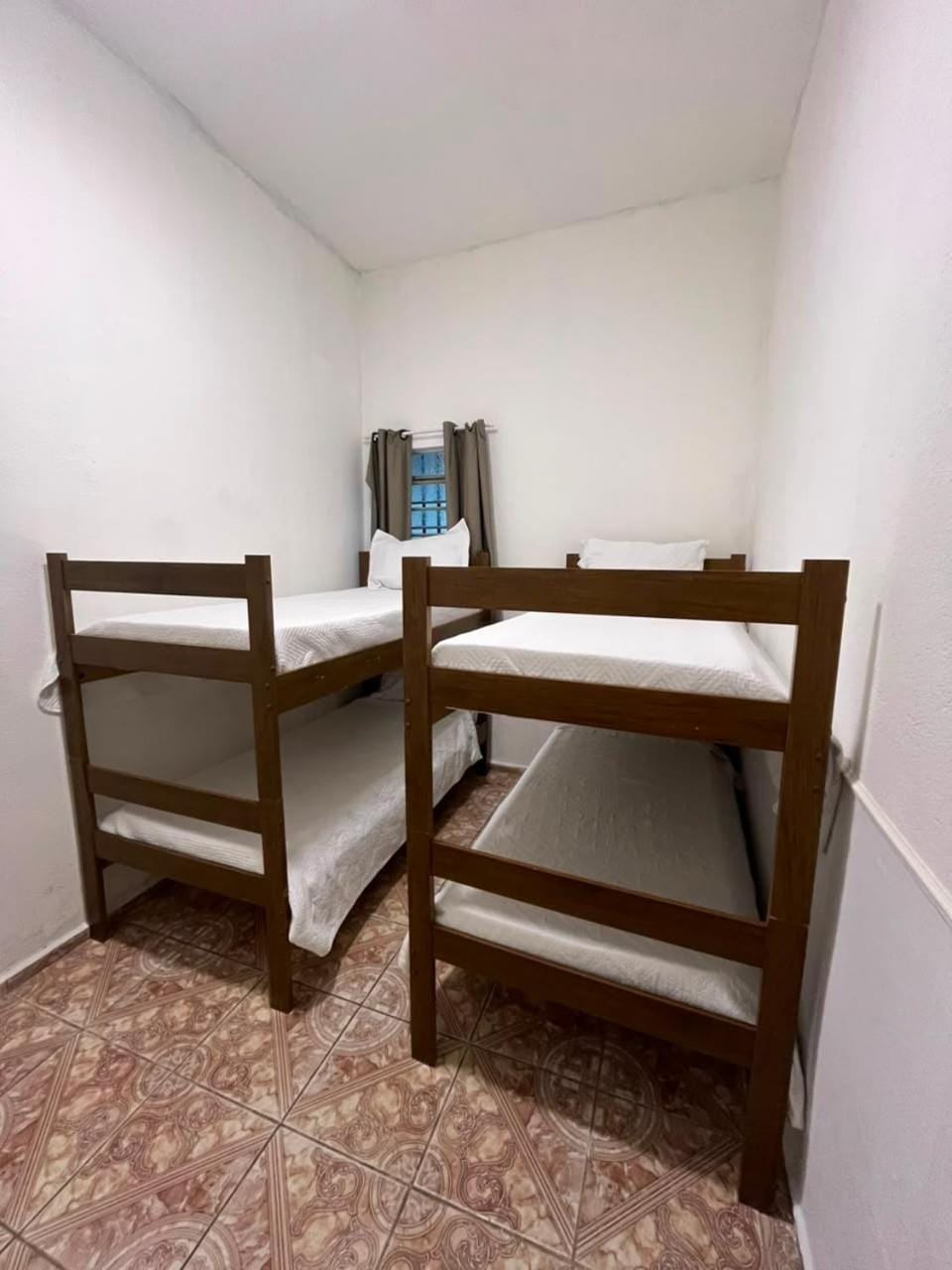 Bedroom, bunk bed