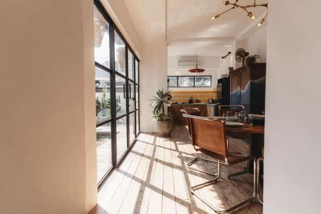 Seating area, Dining area