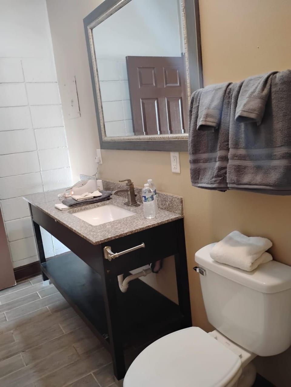 Gated - 2 Double Bed Studio with Full Kitchen 114 Apartment in Baton Rouge