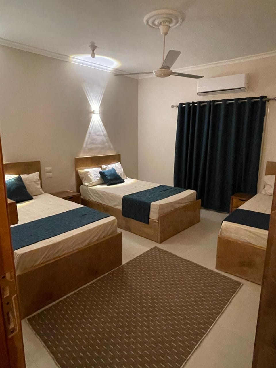 Bed, Photo of the whole room, Bedroom, air conditioner