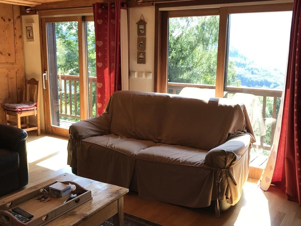 Appartement spacieux 160m² - 3 chambres - 10 personnes - Parking privé, WiFi - FR-1-836-46 Apartment in Arâches-la-Frasse