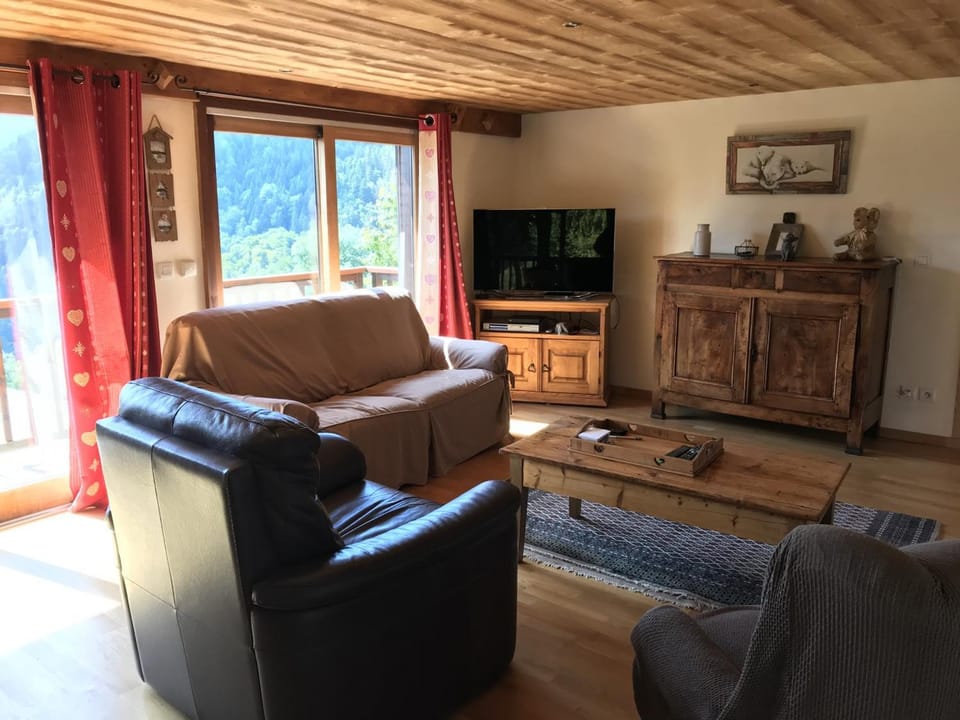 Appartement spacieux 160m² - 3 chambres - 10 personnes - Parking privé, WiFi - FR-1-836-46 Apartment in Arâches-la-Frasse