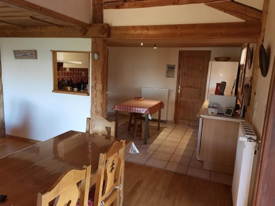 Appartement spacieux 160m² - 3 chambres - 10 personnes - Parking privé, WiFi - FR-1-836-46 Apartment in Arâches-la-Frasse