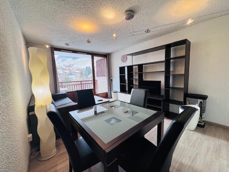 Studio lumineux aux 2 Alpes, balcon sud, parking - FR-1-546-64 Apartment in Les Deux Alpes