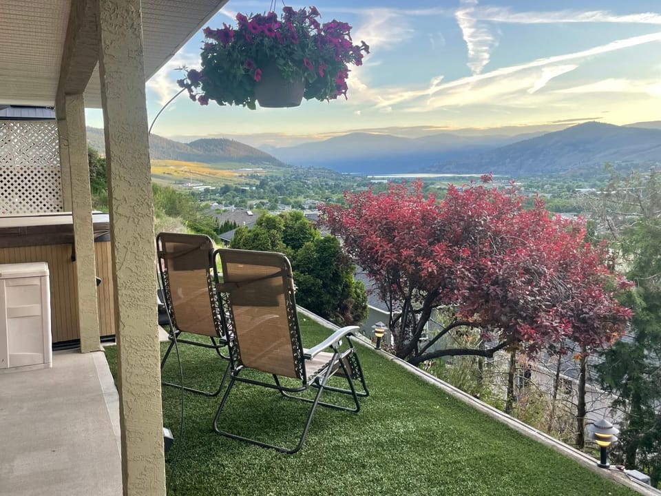 Vernon Valley and Lake View with private Hot Tub Apartment in Vernon