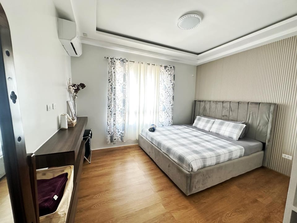 Bed, Bedroom, air conditioner