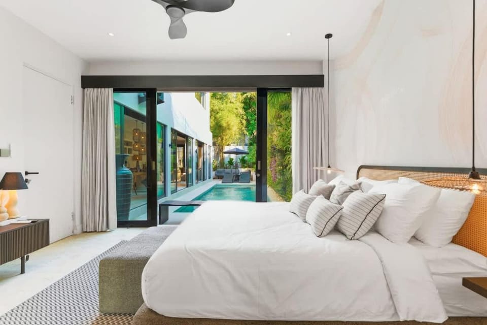 Bedroom, Pool view
