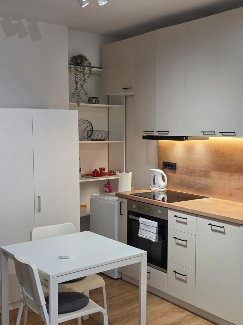 Dining area, dishwasher, oven, stove, kitchen