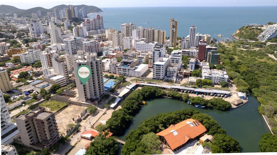 Property building, Nearby landmark, Day, Neighbourhood, Natural landscape, Bird's eye view, City view, Lake view, River view, Sea view, Street view, Location
