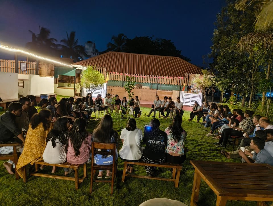 Night, People, Garden, Banquet/Function facilities, Guests, Garden view, Entertainment, children, older children, group of guests