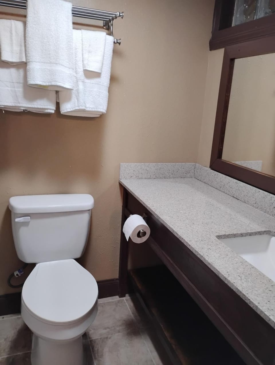 Gated 2 Double Bed Studio with Full Kitchen 118 Apartment in Baton Rouge
