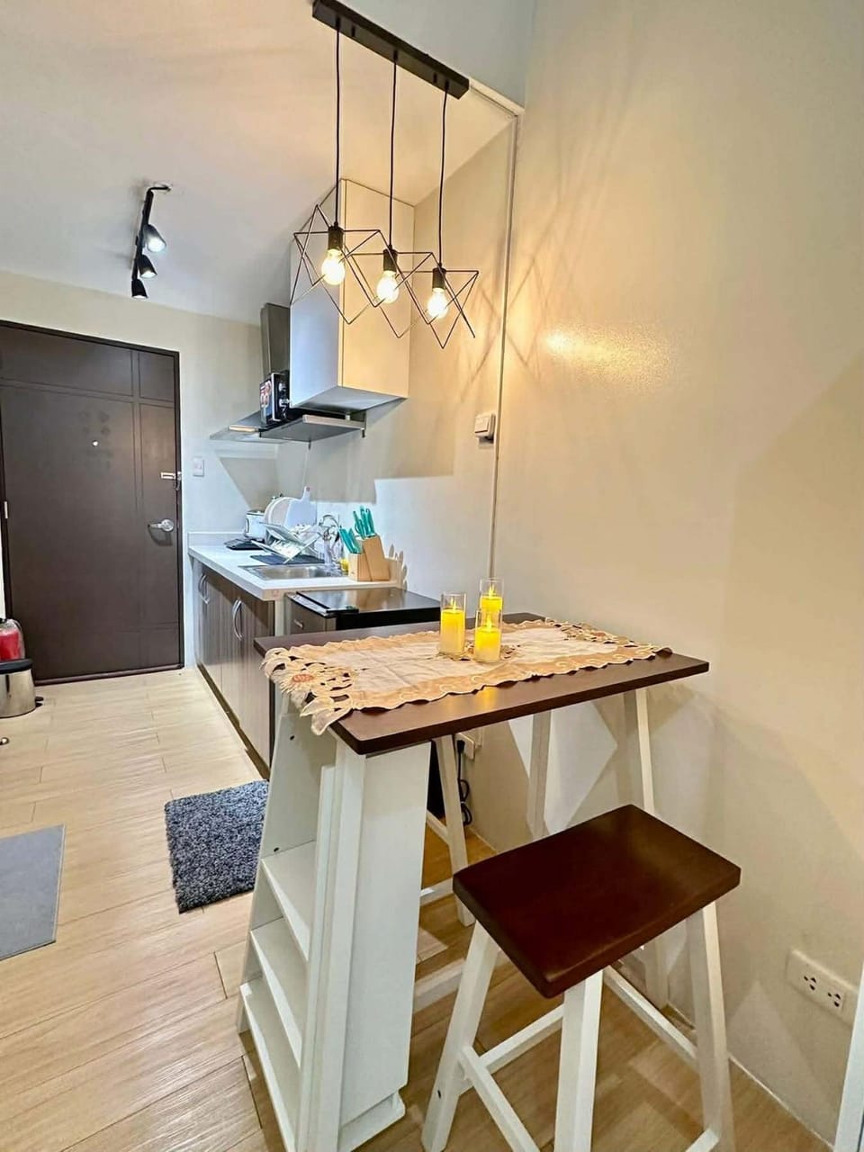 Light residence Apartment in Mandaluyong