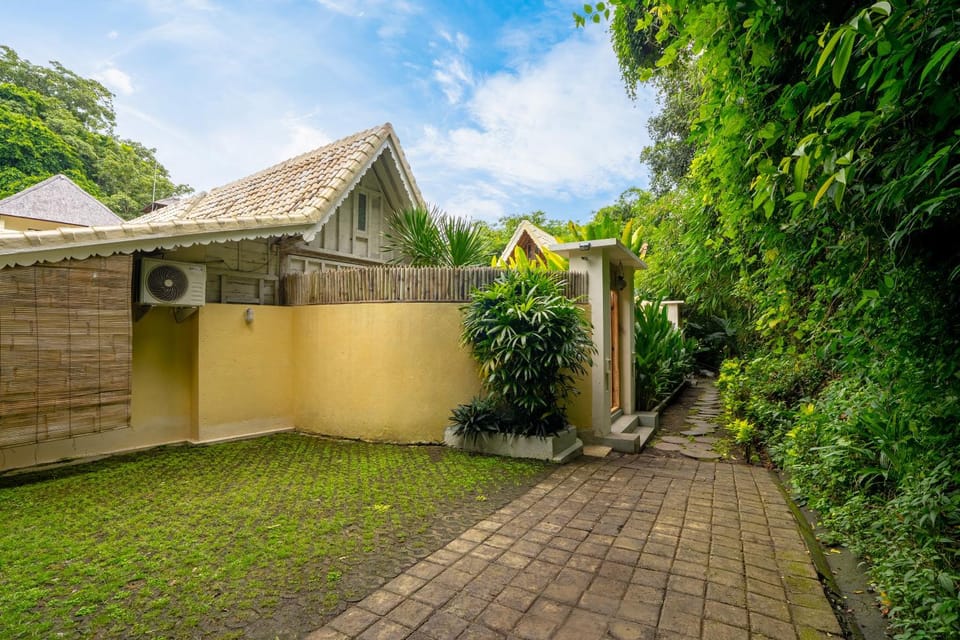 Villa Bliss - 1BR Tropical Villa in Kerobokan Villa in North Kuta