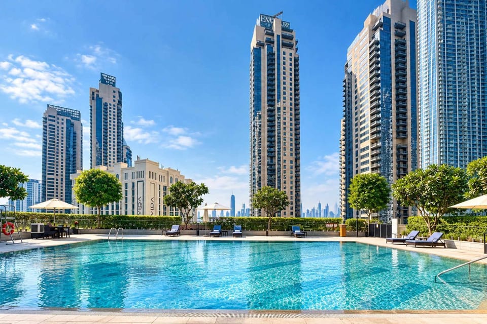 PVH - Serene Central 2BR - Creek Horizon Apartment in Dubai