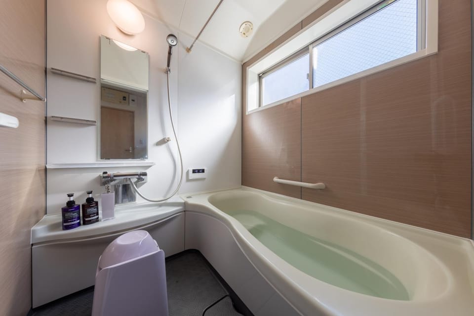 Bathroom, Bath