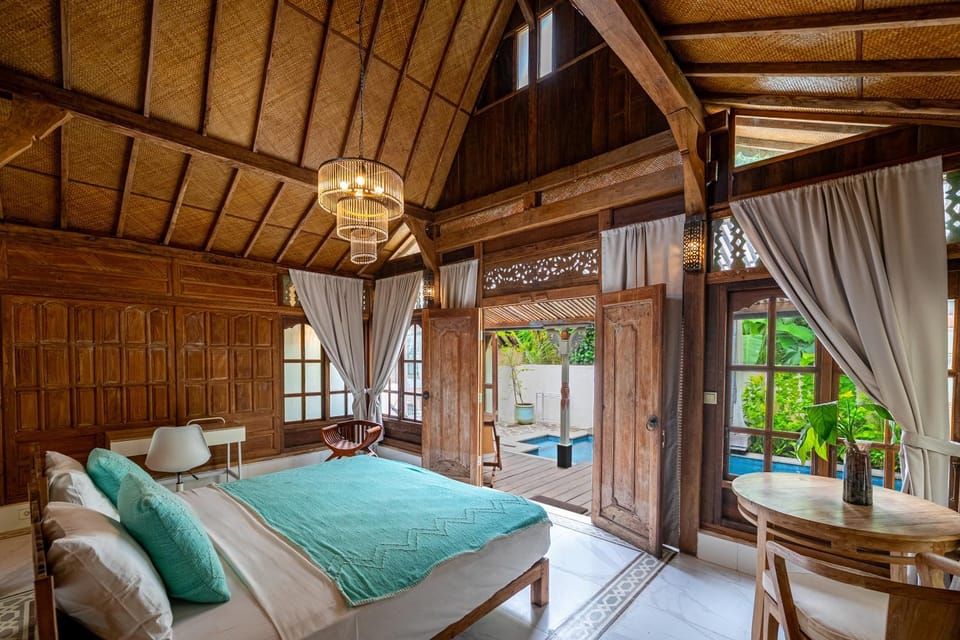 4BR Tropical Private Pool Villa in Kerobokan Villa in North Kuta
