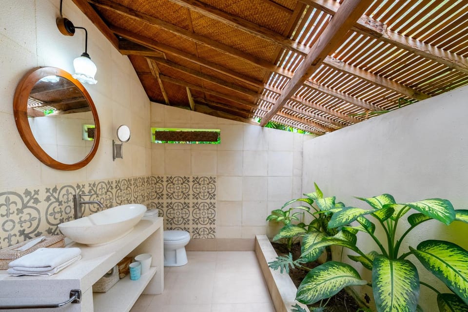 4BR Tropical Private Pool Villa in Kerobokan Villa in North Kuta