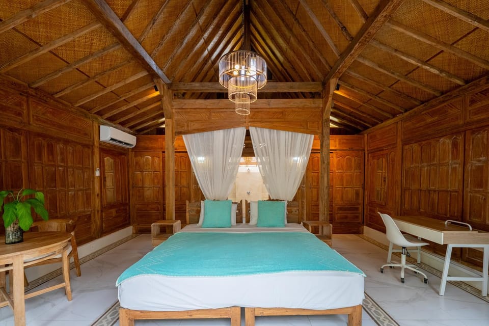 4BR Tropical Private Pool Villa in Kerobokan Villa in North Kuta