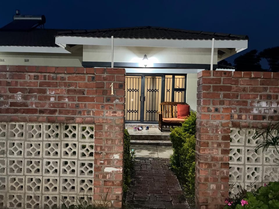 Property building, Facade/entrance, Night