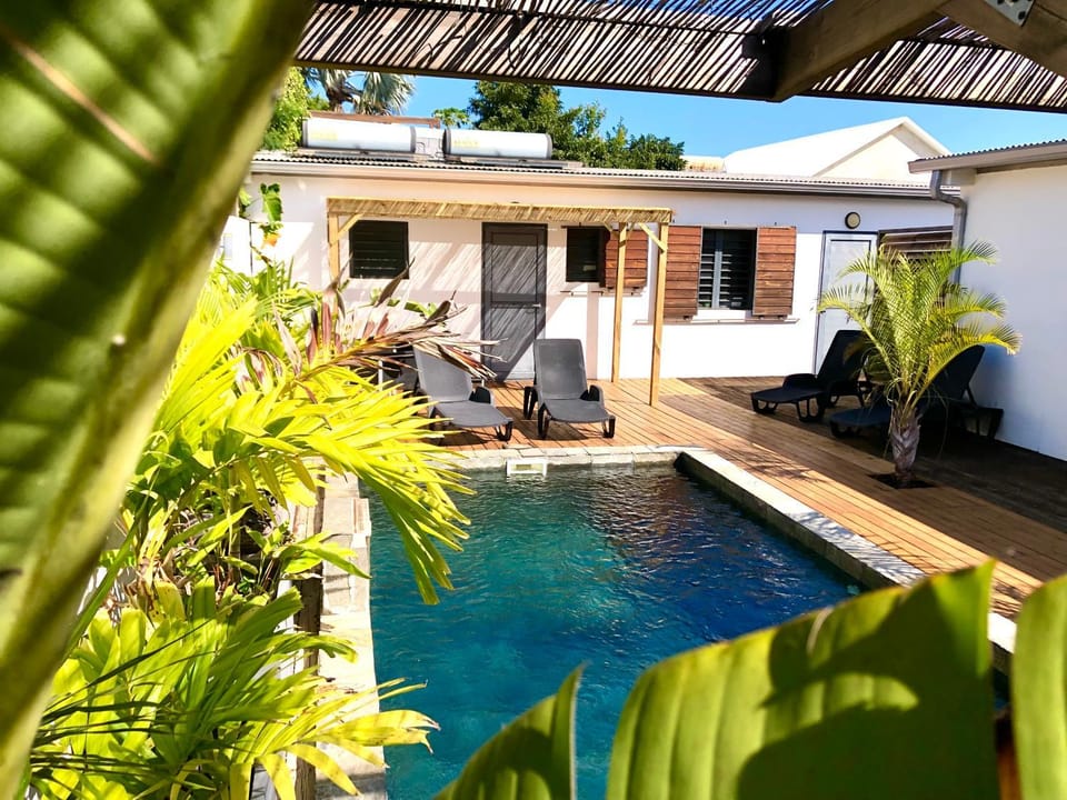 Pool view, Swimming pool, sunbed