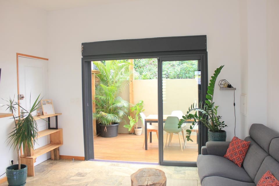 Patio, Living room