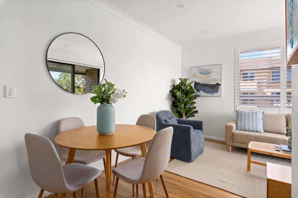 Bright 3-Bed Apartment Near Coogee Beach Apartment in Sydney