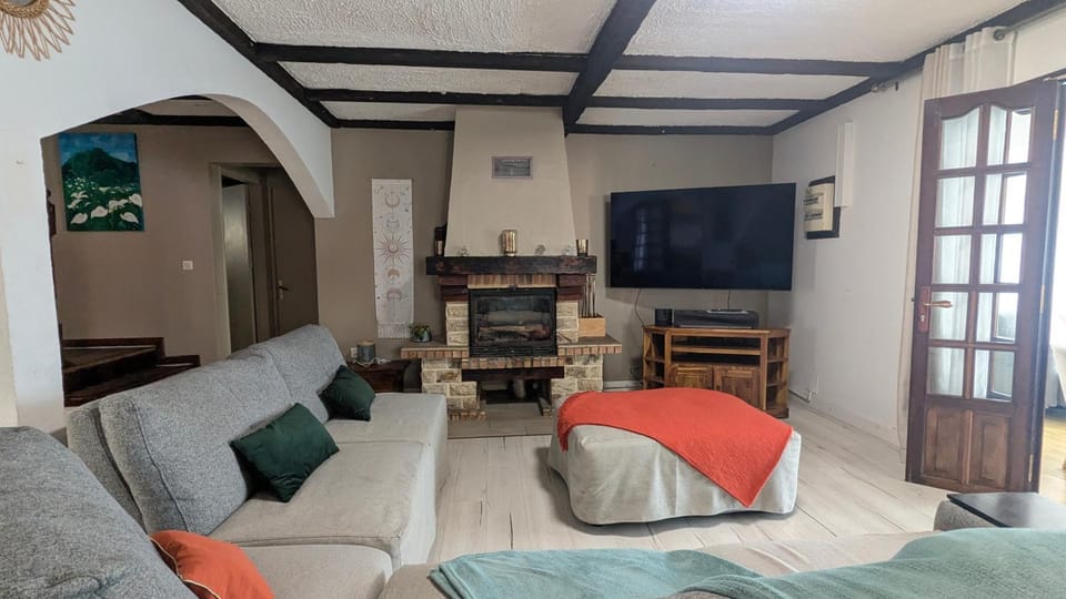 TV and multimedia, Living room, Seating area