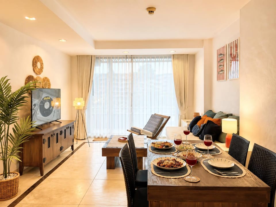 Hua Hin Beach Front Condo - Med style Suite Room Apartment in Nong Kae