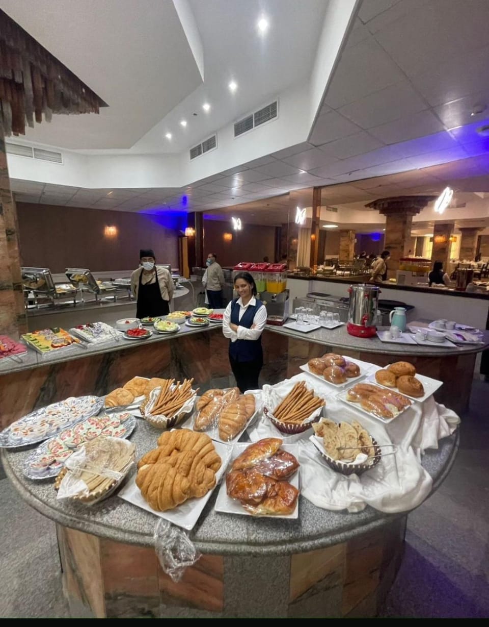 Breakfast, Buffet breakfast, American breakfast