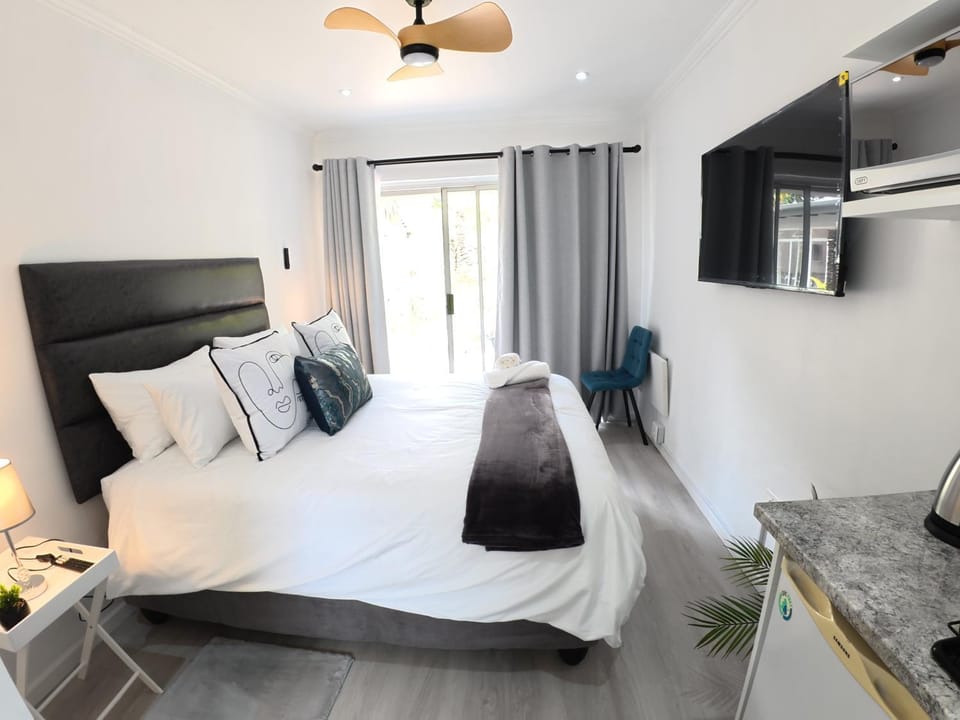 55 Albatross B&B Bed and Breakfast in Sandton