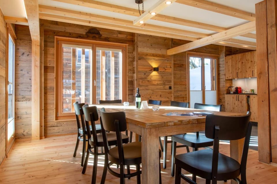 Dining area, kitchen