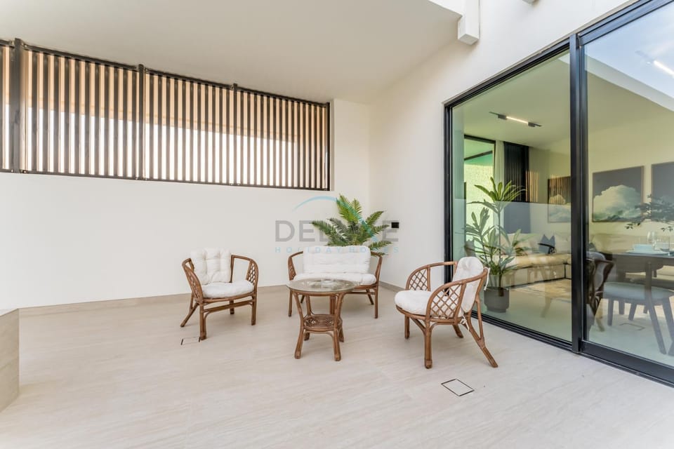 View (from property/room), Balcony/Terrace, Seating area