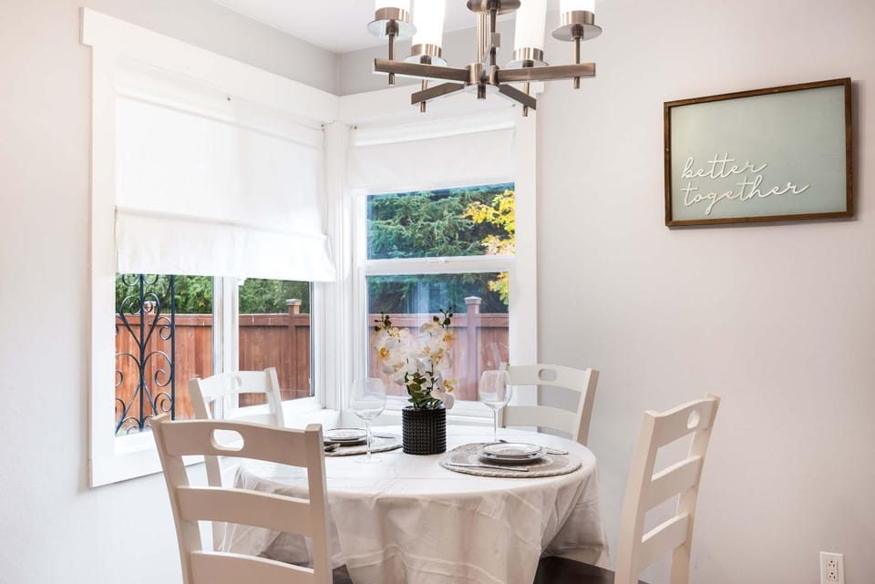 Modern 2BR Home in Ravenna Near UW Green Lake House in Seattle