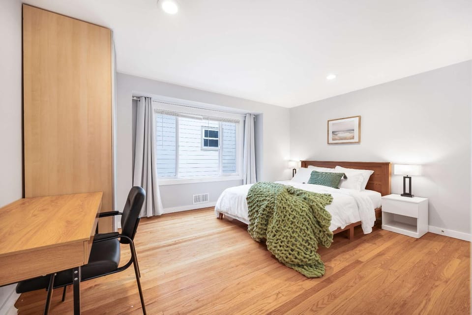 Modern 2BR Home in Ravenna Near UW Green Lake House in Seattle