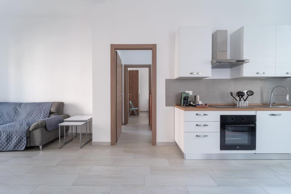 Kitchen or kitchenette, Living room, Seating area, stove