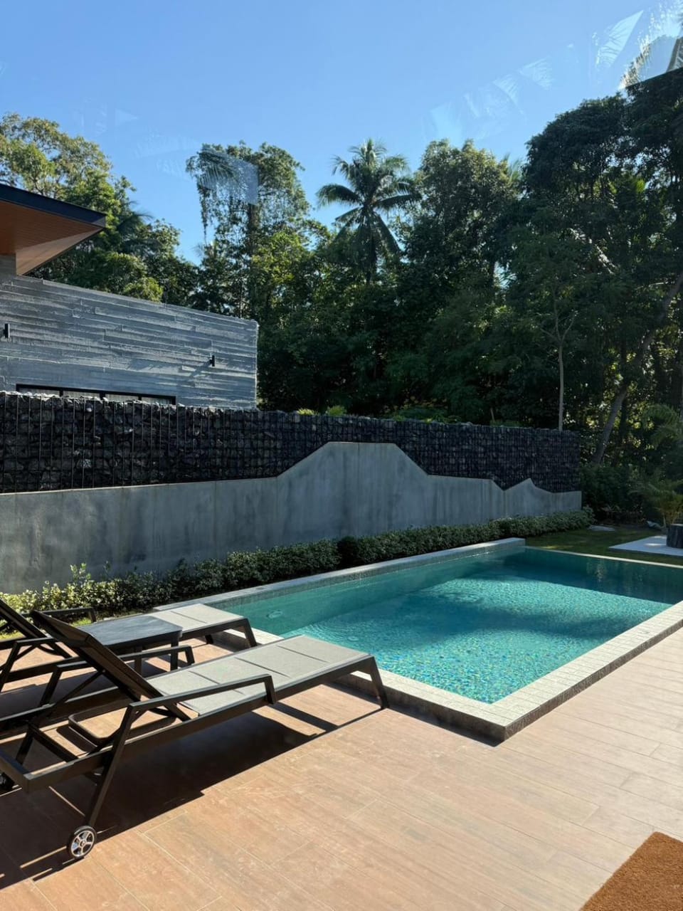 Pool view, Swimming pool, sunbed