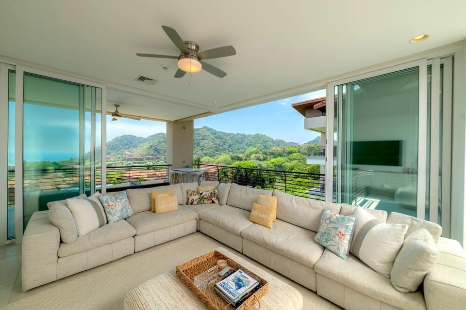 Montecielo 4A - 3 bdr 3 1 ang a half bath Ocean View House in Herradura