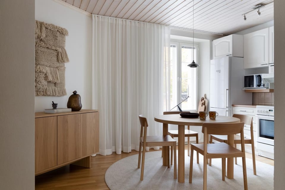 Dining area, kitchen
