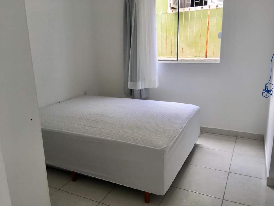 Quarto em casa com moradores Vacation rental in São José