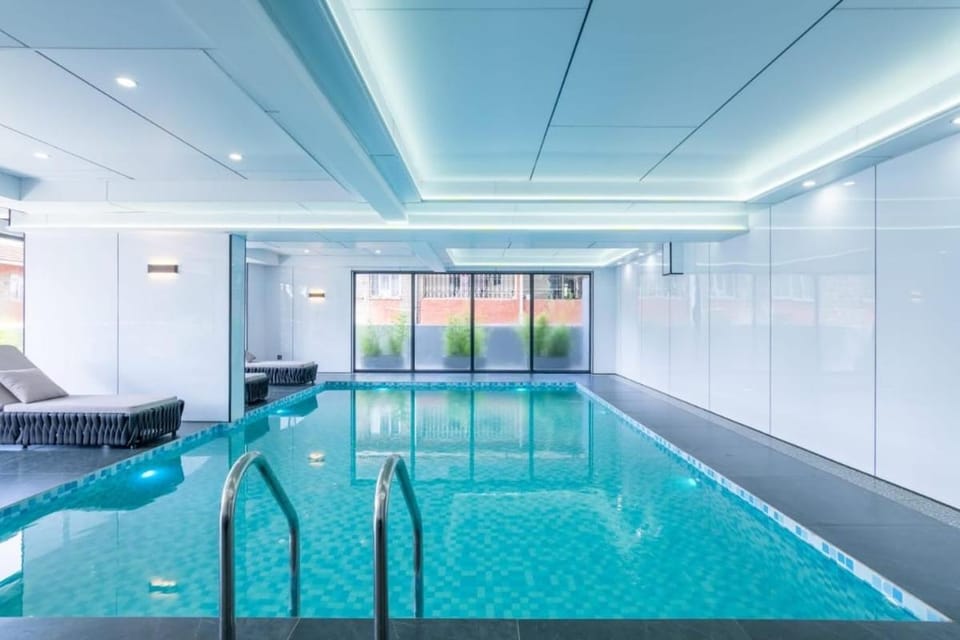 Swimming pool, Swimming pool