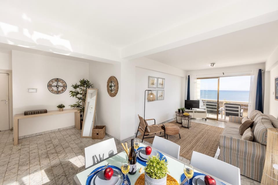 Living room, Sea view