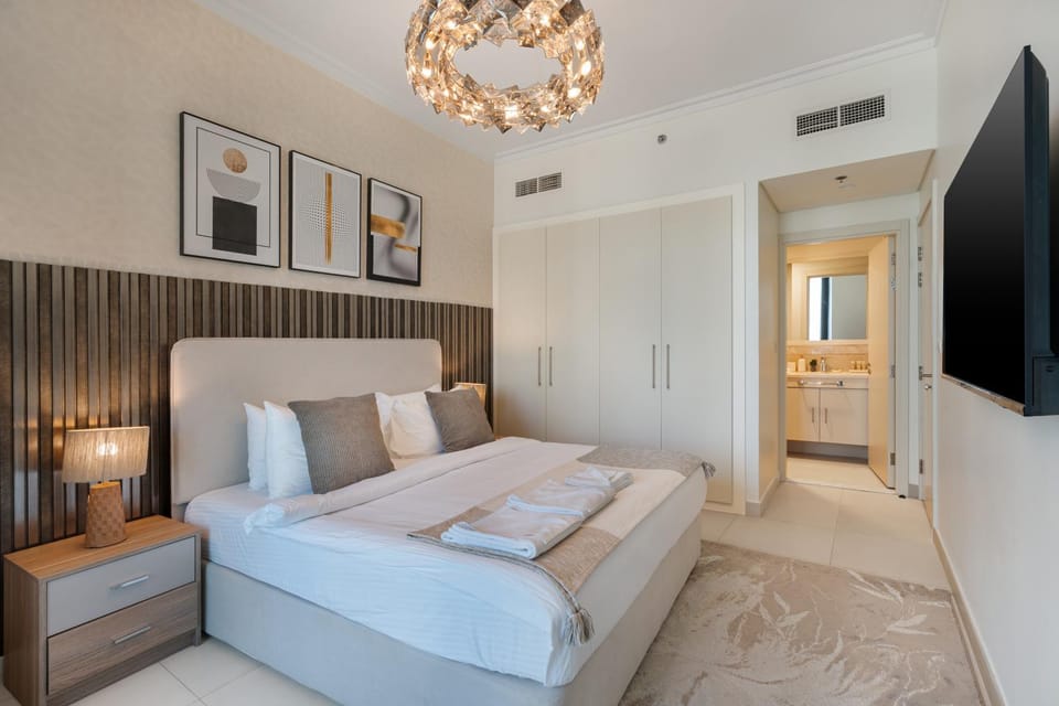 Bed, TV and multimedia, Photo of the whole room, Bedroom, wardrobe, air conditioner