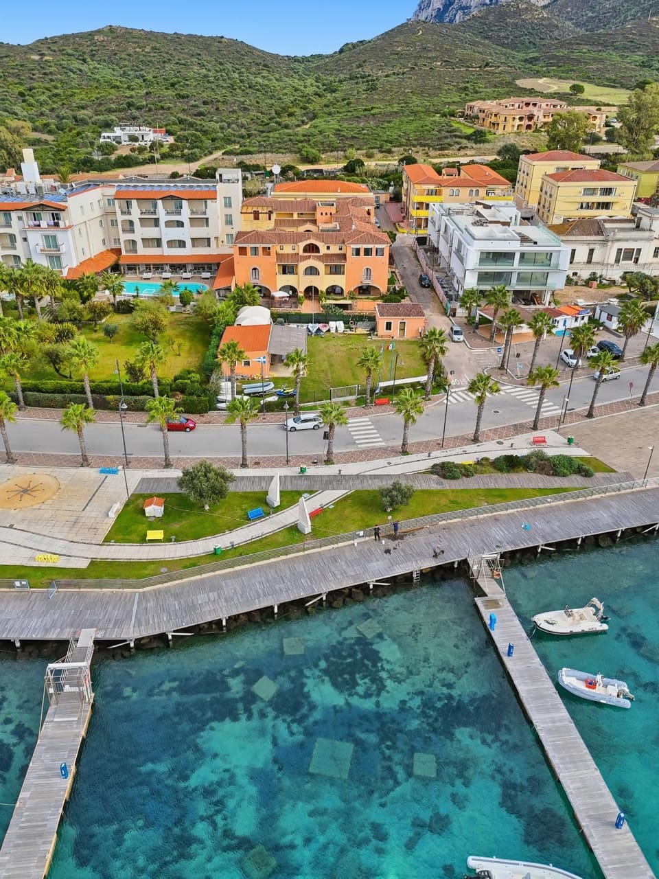 Property building, Neighbourhood, Bird's eye view, Sea view