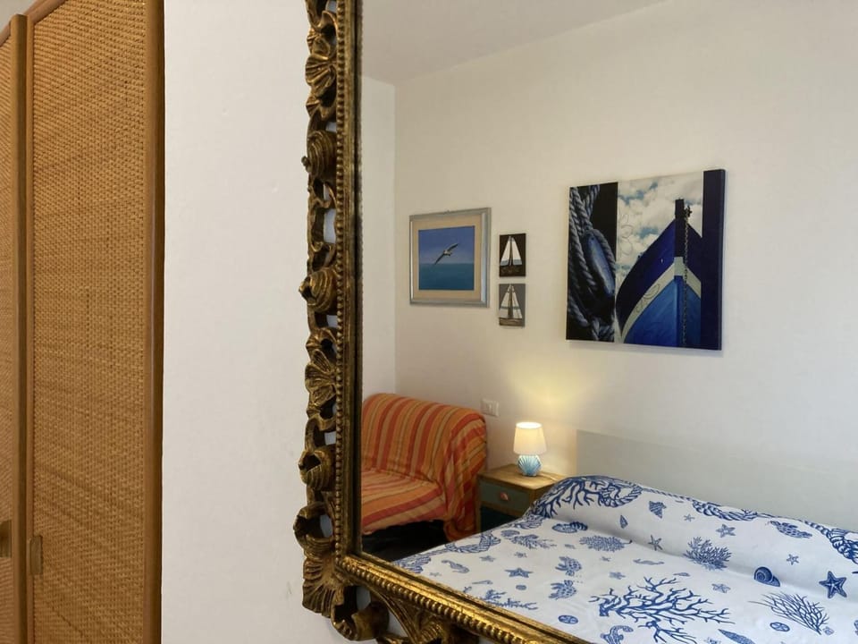 Bed, Decorative detail, Bedroom