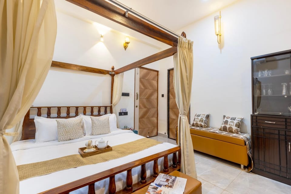 Bed, TV and multimedia, Bedroom, minibar, wardrobe, air conditioner