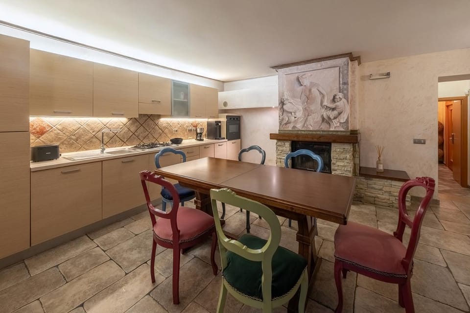 Kitchen or kitchenette, Kitchen or kitchenette, Seating area, Dining area, minibar, stove