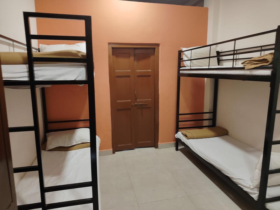 Hotel Omkar Regency AC Guest House Goregaon West Bed and Breakfast in Mumbai