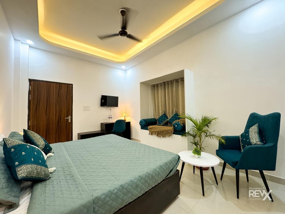 Bed, TV and multimedia, Photo of the whole room